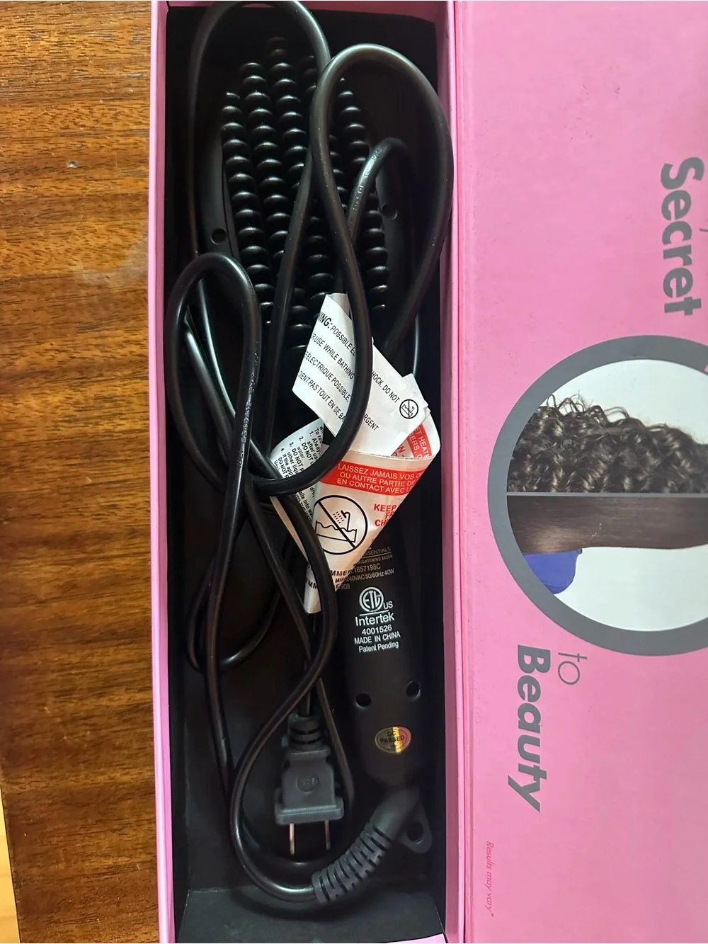 Makeover Essentials Hair Straightening Brush